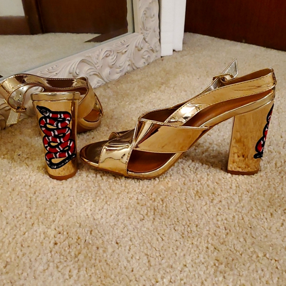 Size 10 GOLD and SNAKE 🐍 EMBROIDERED Strappy Heels
